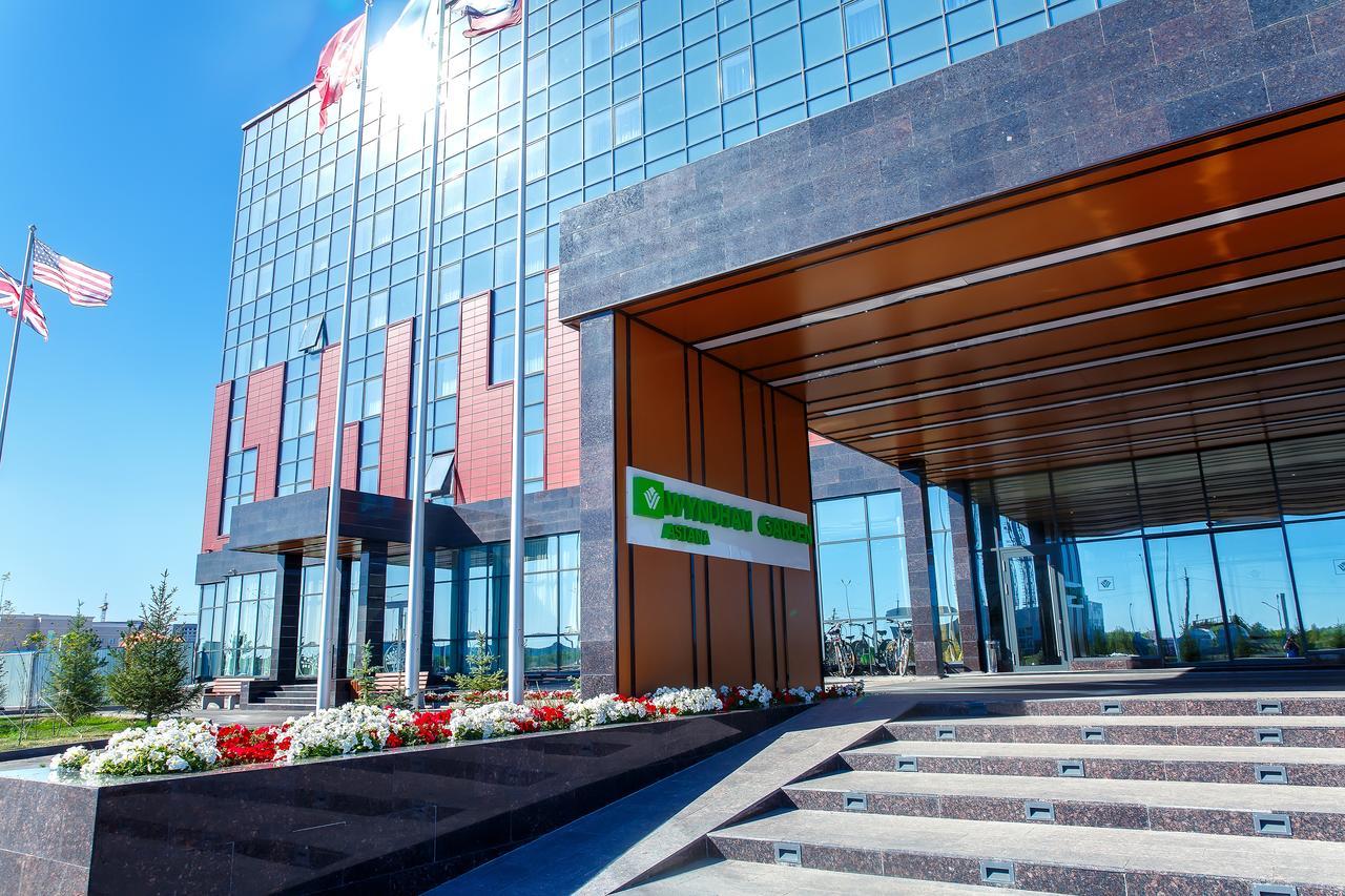 Wyndham Garden Astana Hotel Exterior photo